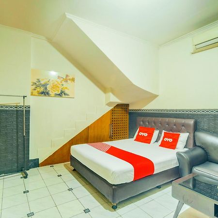Oyo 93132 Modom Homestay Near Rs Islam Jakarta Pondok Kopi 외부 사진