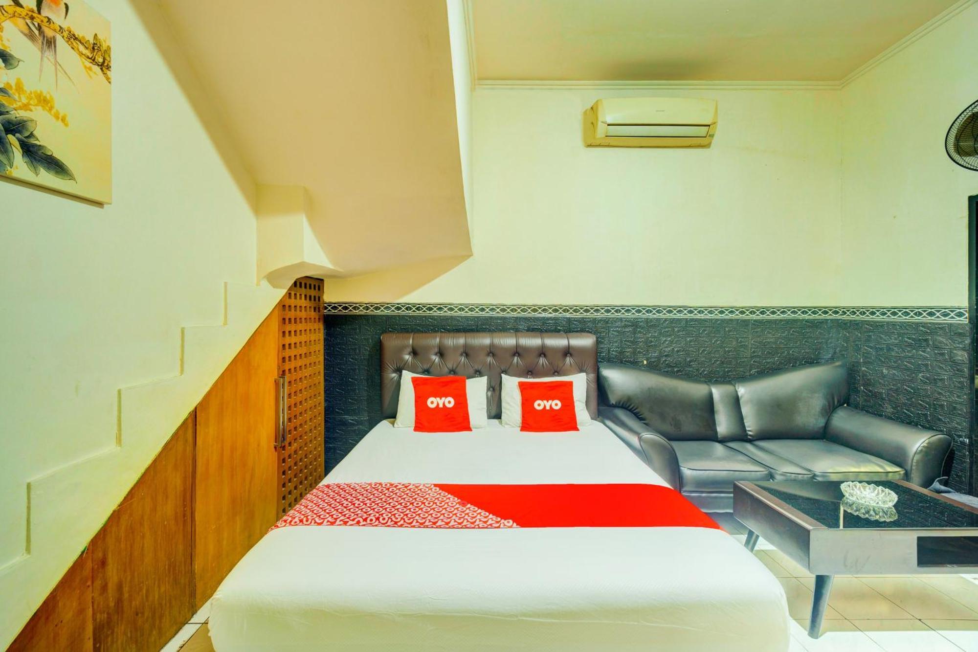 Oyo 93132 Modom Homestay Near Rs Islam Jakarta Pondok Kopi 외부 사진