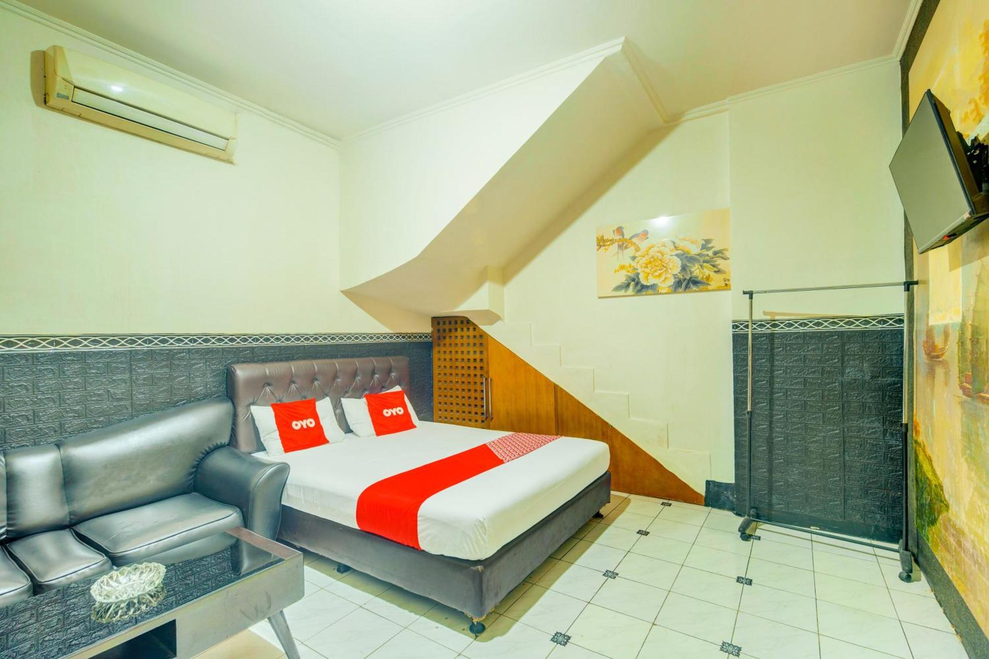 Oyo 93132 Modom Homestay Near Rs Islam Jakarta Pondok Kopi 외부 사진