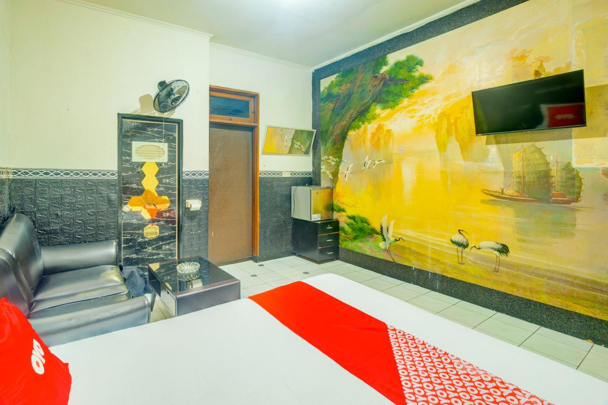 Oyo 93132 Modom Homestay Near Rs Islam Jakarta Pondok Kopi 외부 사진