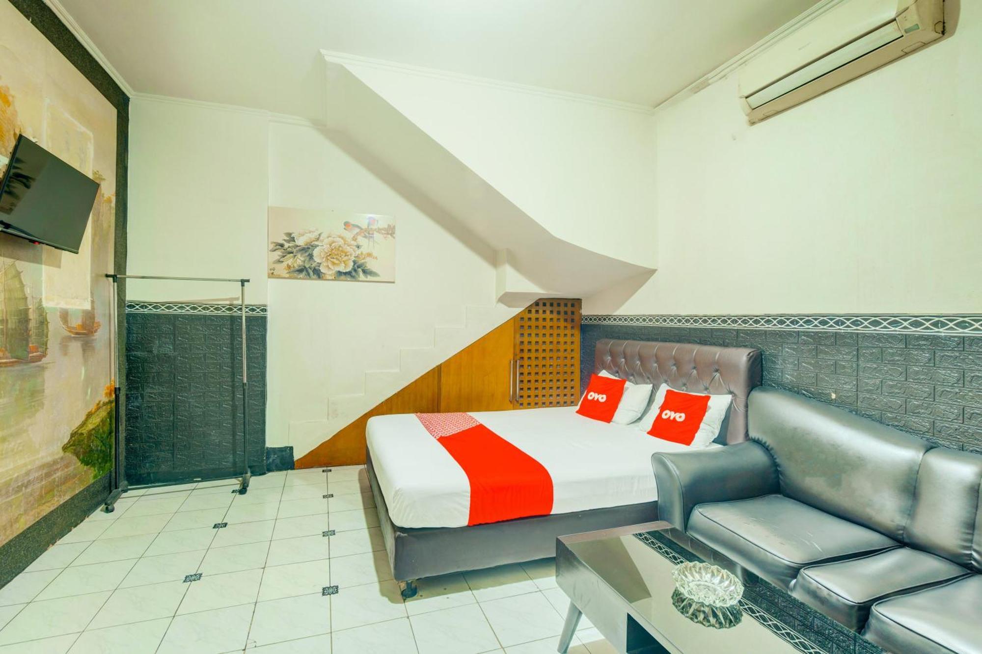 Oyo 93132 Modom Homestay Near Rs Islam Jakarta Pondok Kopi 외부 사진
