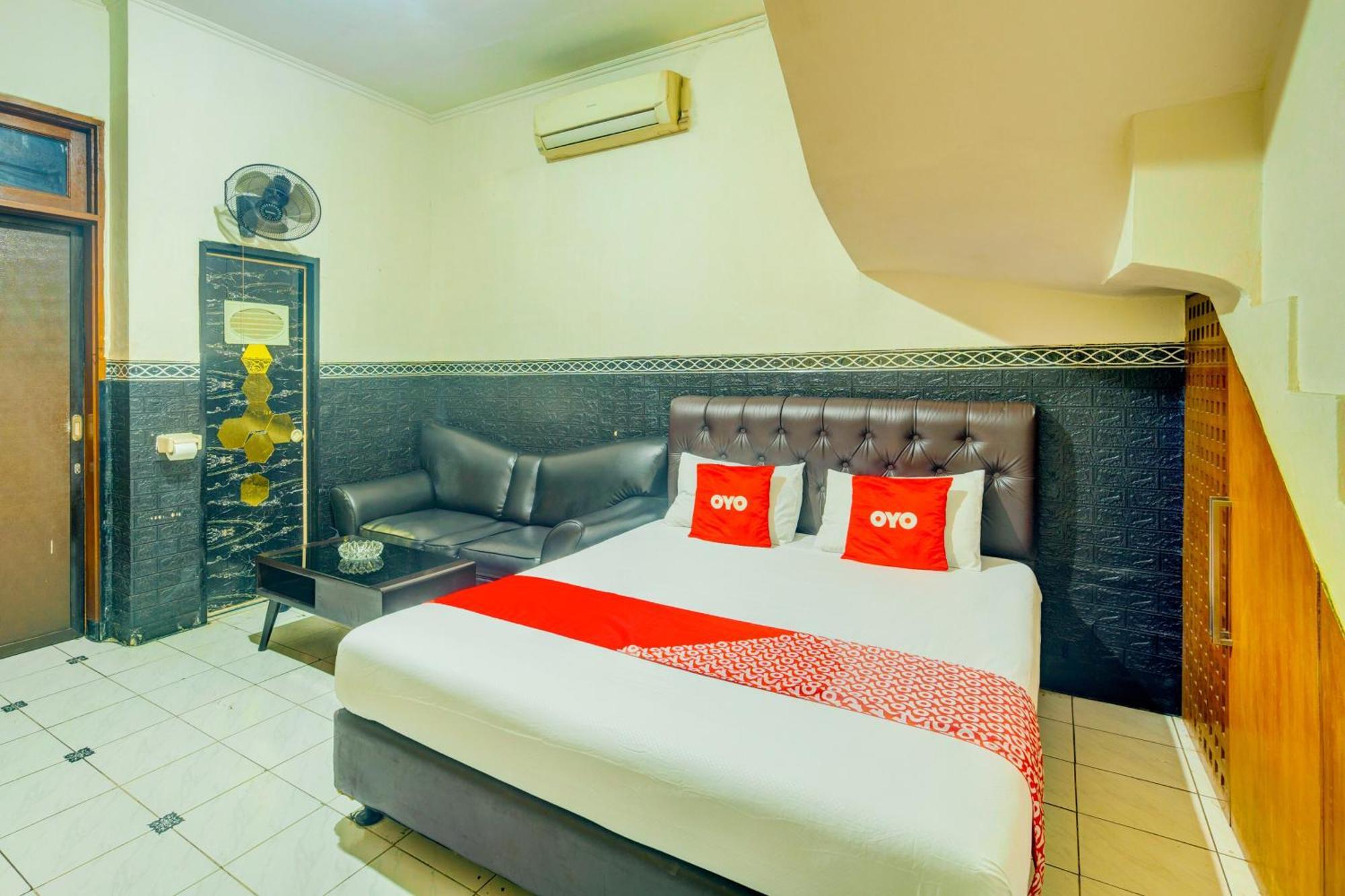 Oyo 93132 Modom Homestay Near Rs Islam Jakarta Pondok Kopi 외부 사진